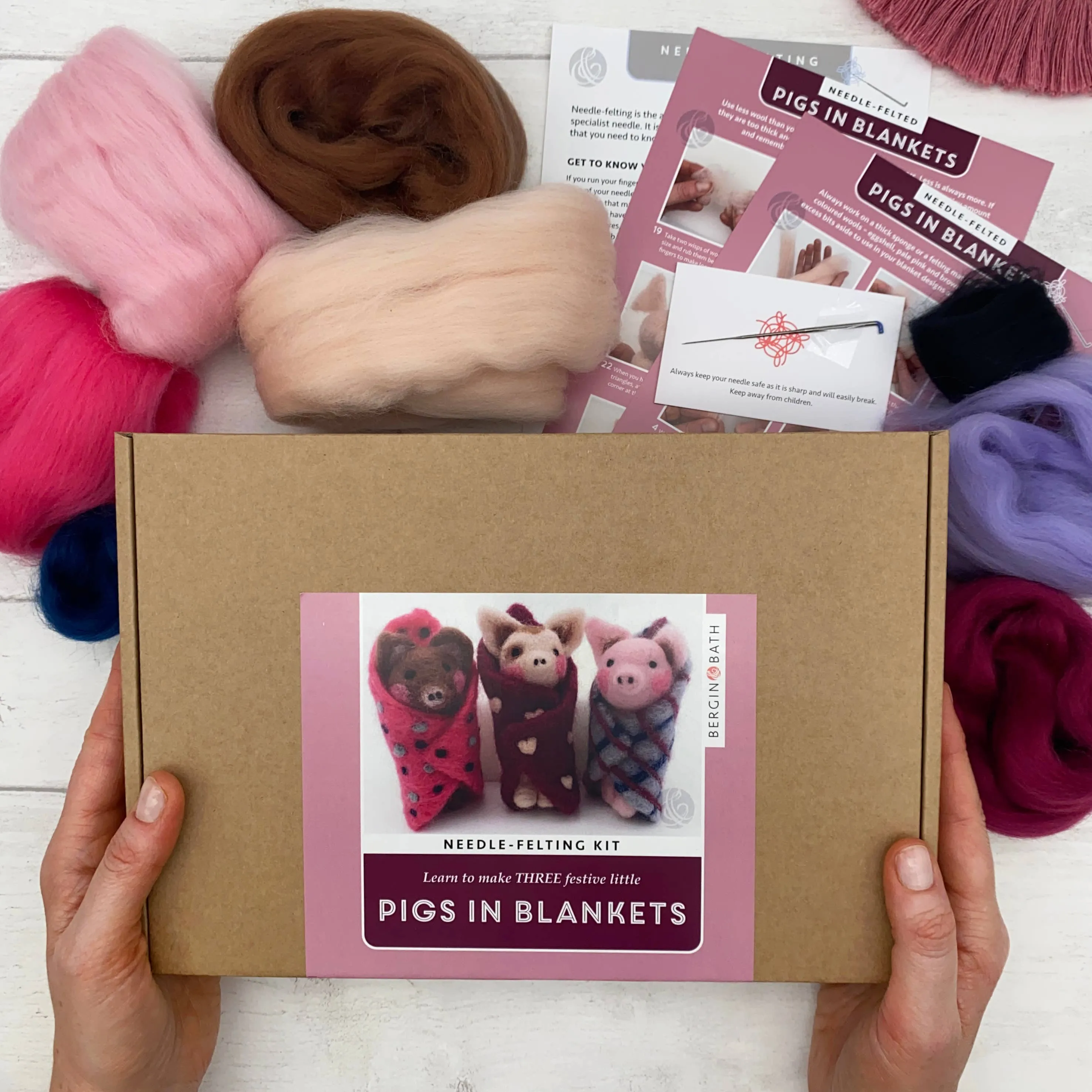 Bergin & Bath Needle Felting Kit: Pigs In Blankets