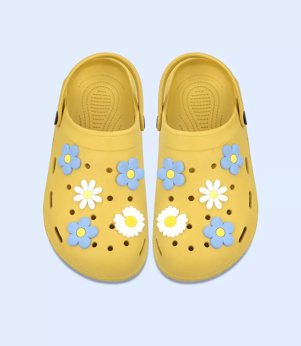 BW7439-MUSTARD-Women Crocs