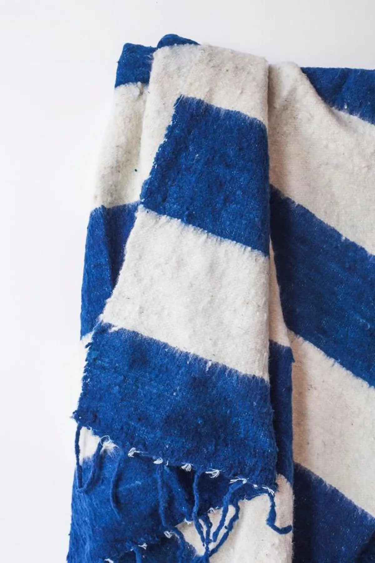 Modern Momo Blankets - Wide Stripe